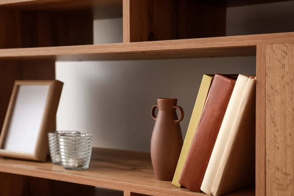 Unidade Prateleira Com Livros Decoração Interior Quarto — Fotografia de Stock