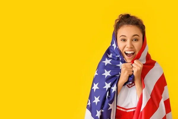 Emotionele Cheerleader Met Usa Vlag Kleur Achtergrond — Stockfoto