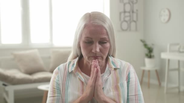 Stressed Mature Woman Praying Home — Stock Video