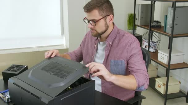 Técnico Reparação Computador Centro Serviço — Vídeo de Stock