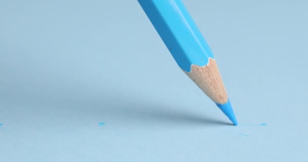 Zeichnung Der Linie Mit Blauem Bleistift Nahaufnahme — Stockvideo