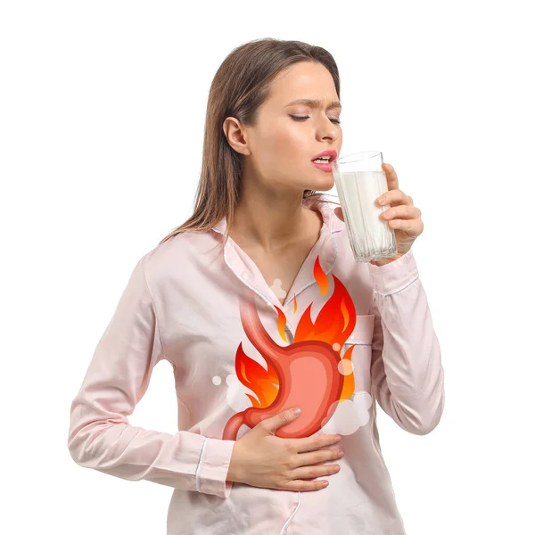 Junge Frau Trinkt Milch Sodbrennen Auf Weißem Hintergrund Lindern — Stockfoto