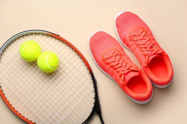 Chaussures Sport Raquette Tennis Balles Sur Fond Clair — Photo