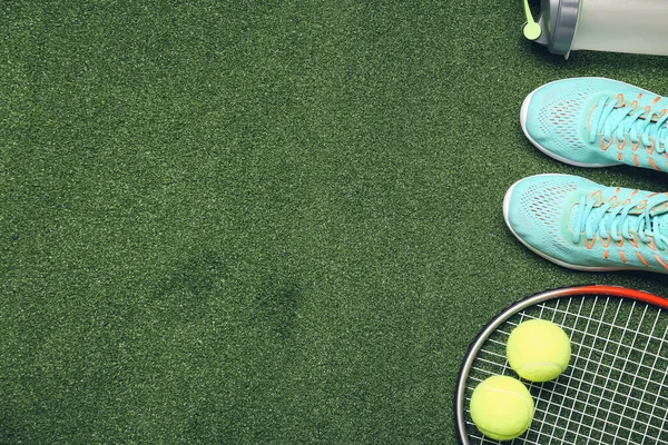 Conjunto Equipamiento Deportivo Sobre Fondo Color —  Fotos de Stock