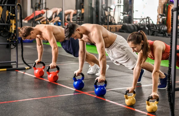 Sporty People Exercising Kettlebell Gym — Stock Photo, Image