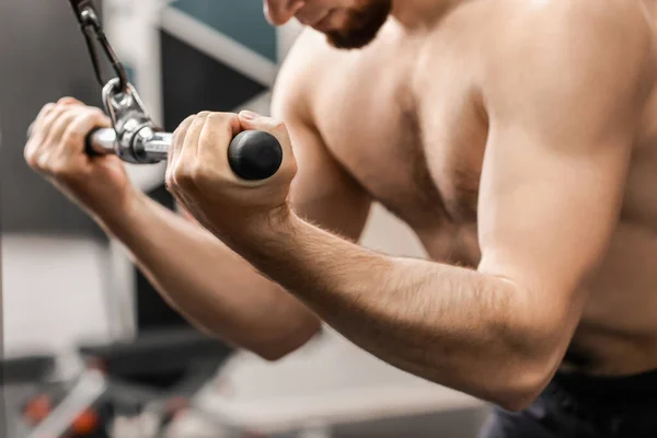 Handsome Muscular Man Training Gym — Stock Photo, Image