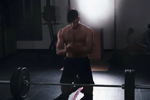 Handsome Muscular Man Training Gym — Stok Foto