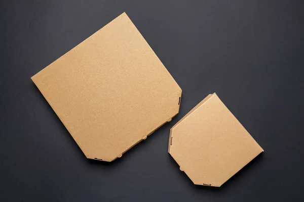 Cajas Pizza Cartón Sobre Fondo Oscuro —  Fotos de Stock