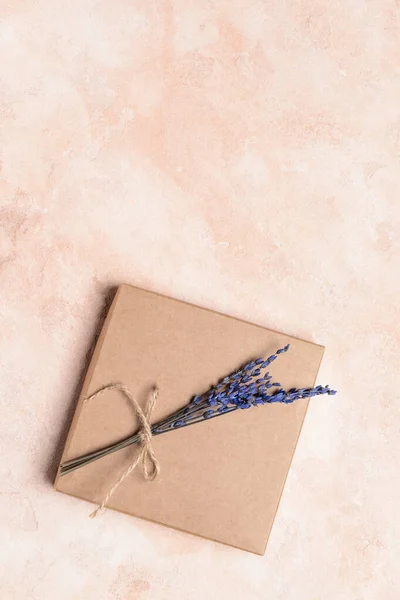 Blank Cardboard Box Lavender Decor Color Background — Stock Photo, Image