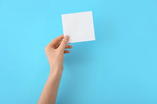 Female Hand Blank Paper Color Background — Stock Photo, Image