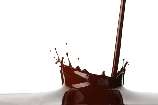 Chocolate Derramando Quente Com Respingo Fundo Branco — Fotografia de Stock