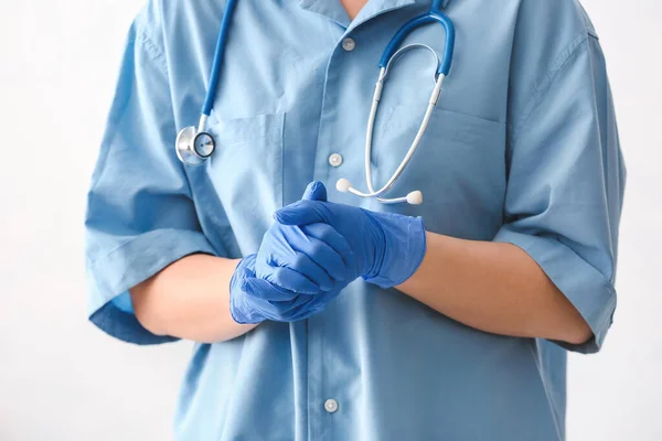 Médica Mulher Usando Luvas Proteção Close — Fotografia de Stock