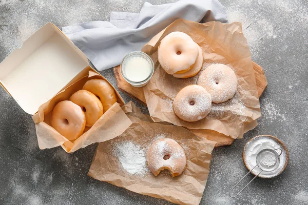 Koyu arkaplanda lezzetli çörekler