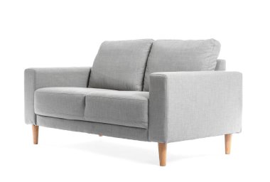 Beyaz arka planda şık rahat bir kanepe