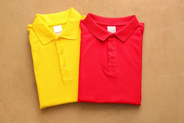Складные Рубашки Поло Светлом Фоне — стоковое фото