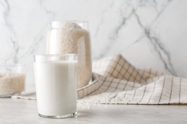 Lezzetli sütlü bir bardak.