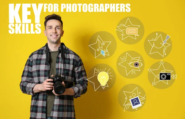 Young Man Camera Key Skills Photographer Color Background — Stock Photo, Image