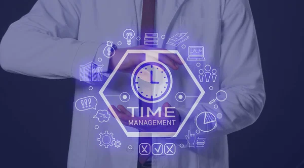 Manlig Läkare Använder Virtuell Klocka Mörk Bakgrund Time Management Koncept — Stockfoto