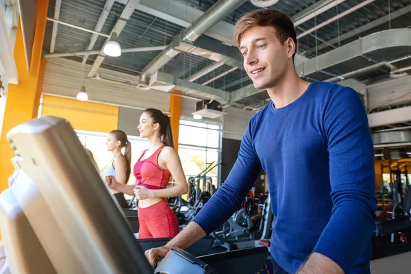 Man Training Treadmill Gym — Stock Photo, Image