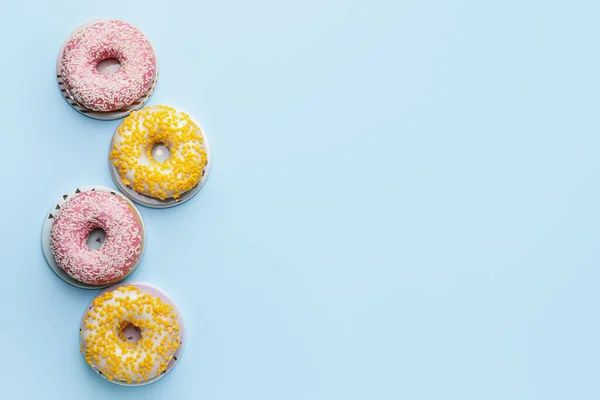 Doce Donuts Fundo Cor — Fotografia de Stock