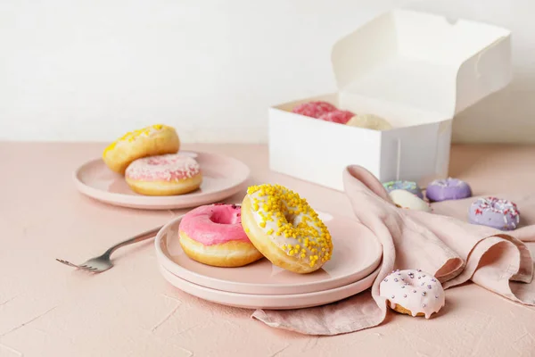 Bord Met Zoete Donuts Tafel — Stockfoto