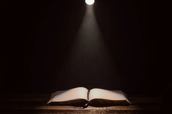 Open Book Table Dark Background — Stock Photo, Image