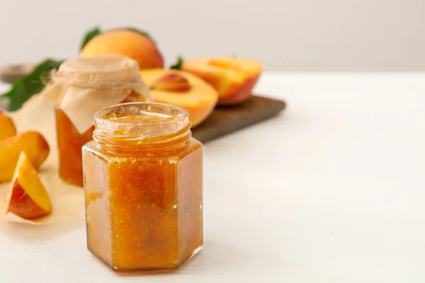 Jar Tasty Peach Jam Table — Stock Photo, Image