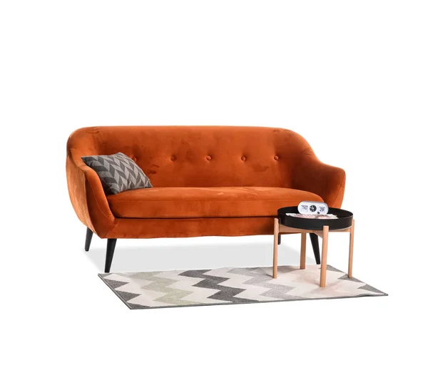 Stylowa Sofa Stół Białym Tle — Zdjęcie stockowe