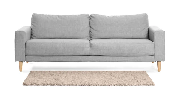 Stylowa Sofa Białym Tle — Zdjęcie stockowe