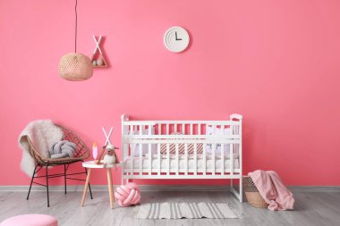 Rahat yataklı, modern çocuk odası.