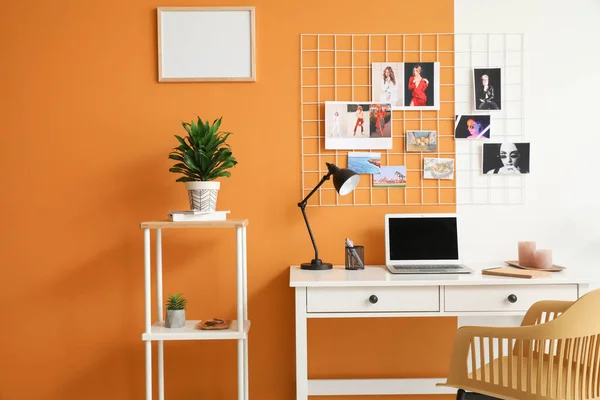 Comfortable Workplace Modern Laptop Color Wall — Stock Photo, Image