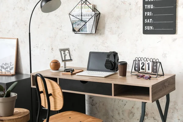 Moderner Arbeitsplatz Mit Laptop Büro — Stockfoto