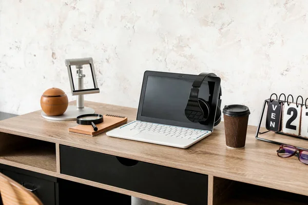 Moderner Arbeitsplatz Mit Laptop Büro — Stockfoto