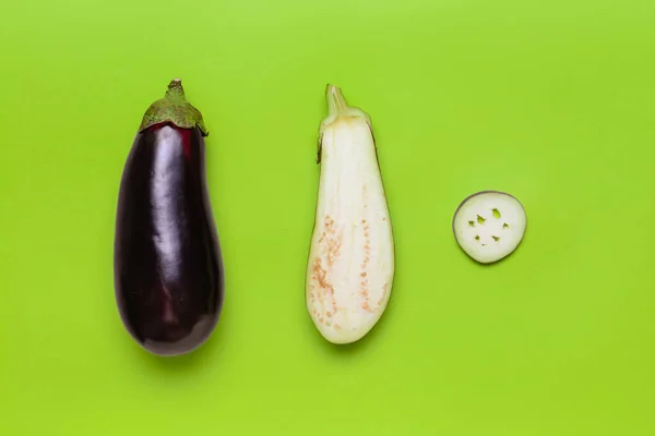 Fresh Sliced Eggplants Color Background — Stock Photo, Image