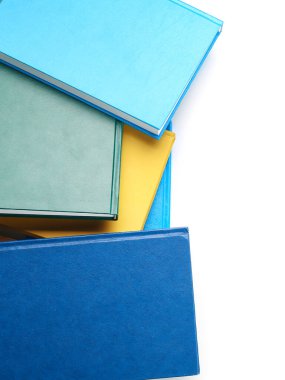 Beyaz arkaplan üzerine birçok kitap