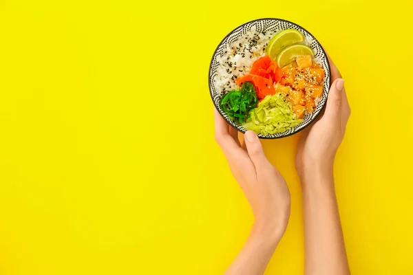 Woman Rice Poke Bowl Color Background — Stock Photo, Image