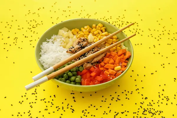 Bowl Tasty Rice Chicken Vegetables Color Background — Stock Photo, Image