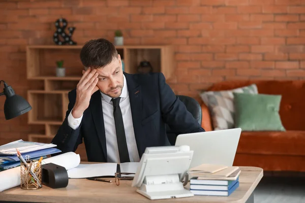 Stressed Businessman Trying Meet Deadline Office — Stock Photo, Image
