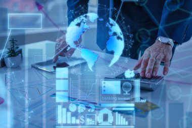 Ofiste çalışan sanal ekran ve iş danışmanının iki katına çıkarılması