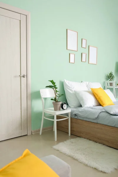 Modern Yatak Odasının Dekorasyonu — Stok fotoğraf