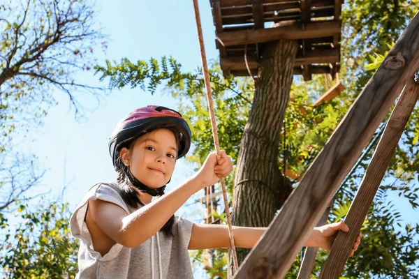 Little Girl Climbing Adventure Park — Stock Photo, Image