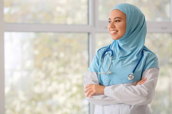 Portrait Muslim Female Doctor Clinic — Stock Photo, Image