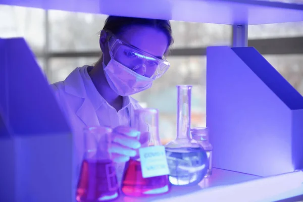 Scientist Developing Covid Vaccine Laboratory — Stock Photo, Image