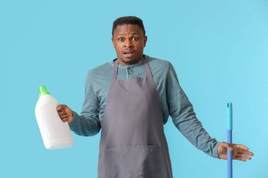 Afro-Amerikalı adamı renk geçmişinde temizlik malzemeleriyle şok etti.