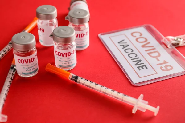 Вакцина Проти Covid Кольоровому Фоні — стокове фото