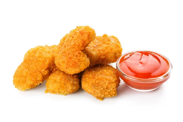 Nuggets Saborosos Com Ketchup Fundo Branco — Fotografia de Stock