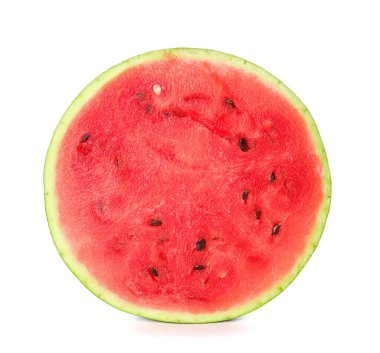 Olgun kesilmiş karpuz beyaz arkaplanda izole edilmiş