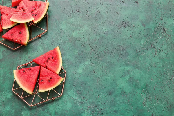 Skivor Mogen Vattenmelon Färg Bakgrund — Stockfoto