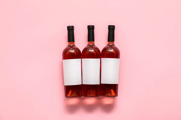 Botellas Vino Con Etiqueta Blanco Sobre Fondo Color — Foto de Stock