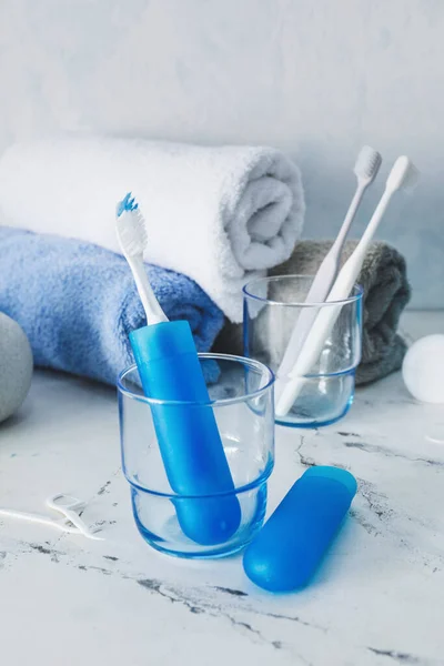 Toothbrushes Case Glasses Table Bathroom — Stock Photo, Image